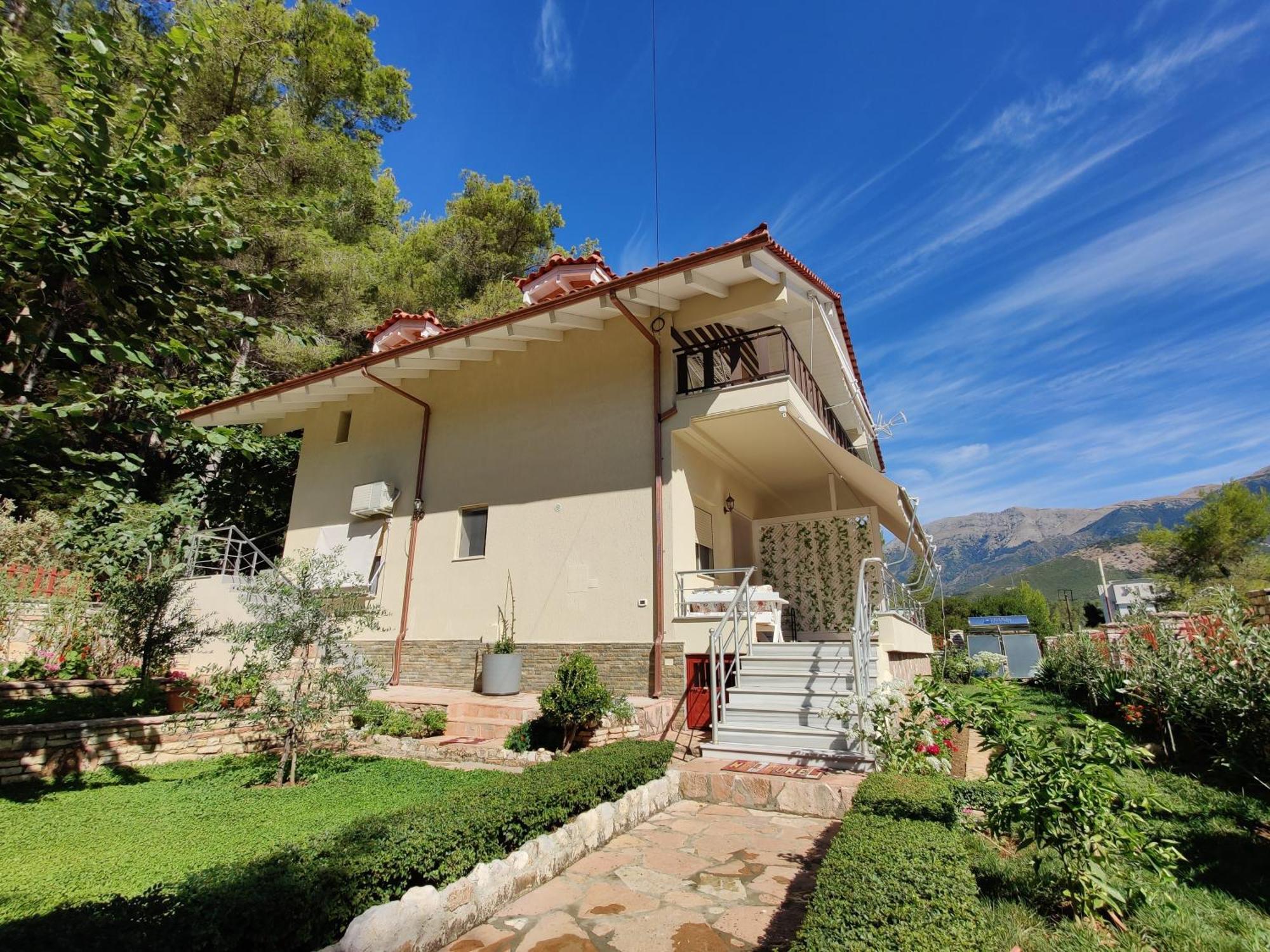 Apartment Vasil Mertiri *